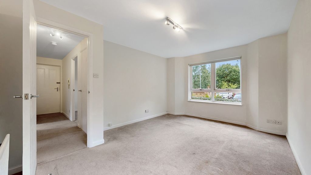 Property photo 3 of 20 19-Print-2 Northland Avenue Flat 0.1_11