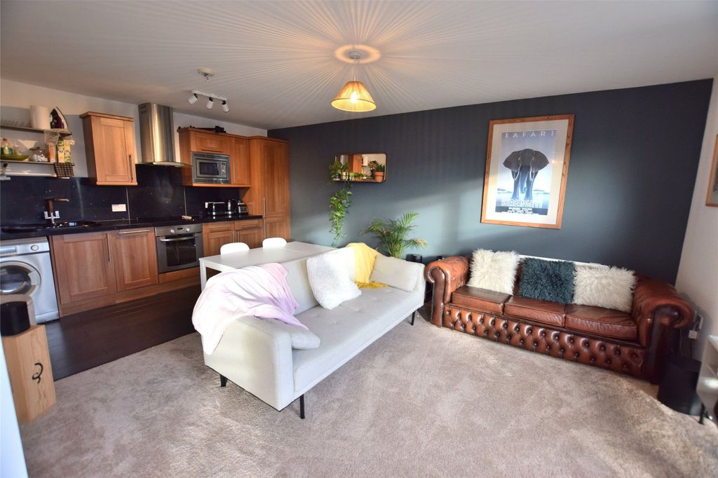 Property photo 1 of 8 Lounge/Kitchen