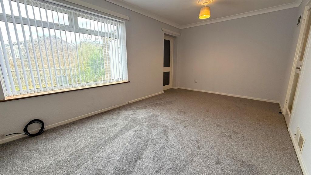 Property photo 3 of 17 12.Jpeg