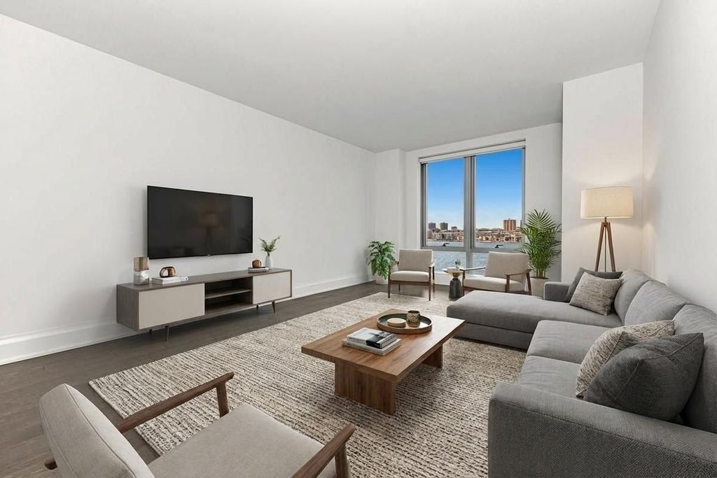 Property photo 1 of 29