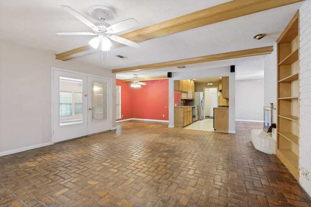 Property photo 3 of 8 <Alttext/>