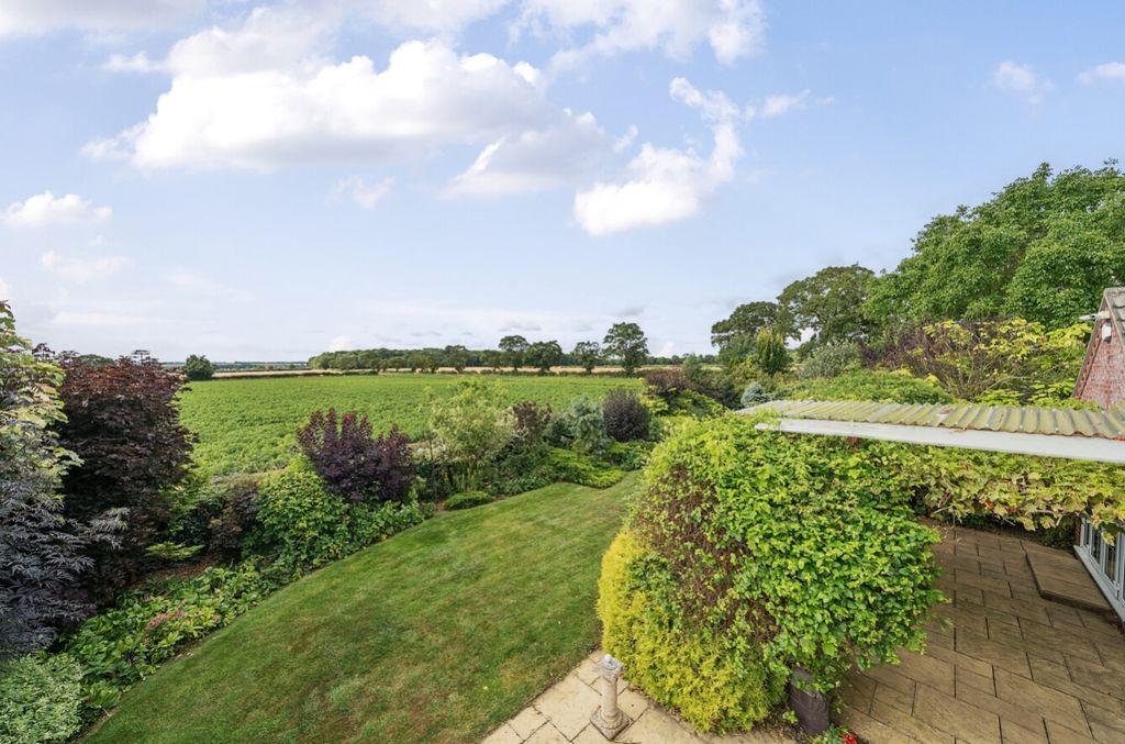 Property photo 1 of 26 1168463 (3)