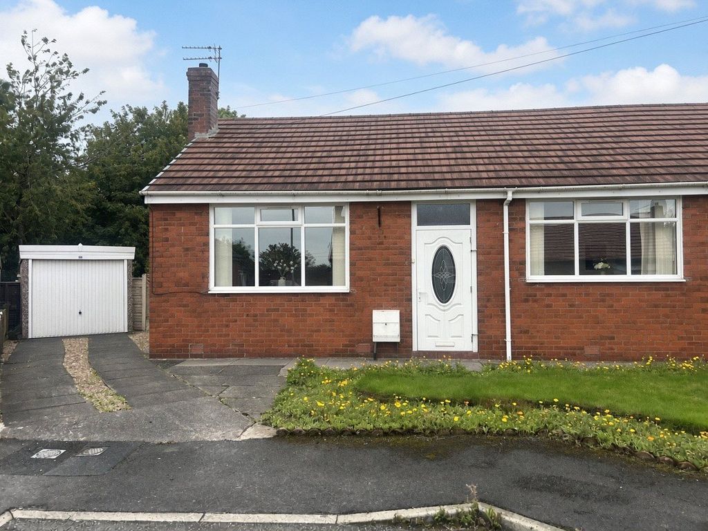 Property photo 1 of 17 External
