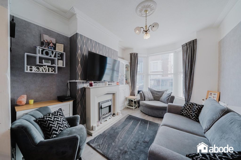 Property photo 3 of 18 Dsc01433-Hdr.Jpg