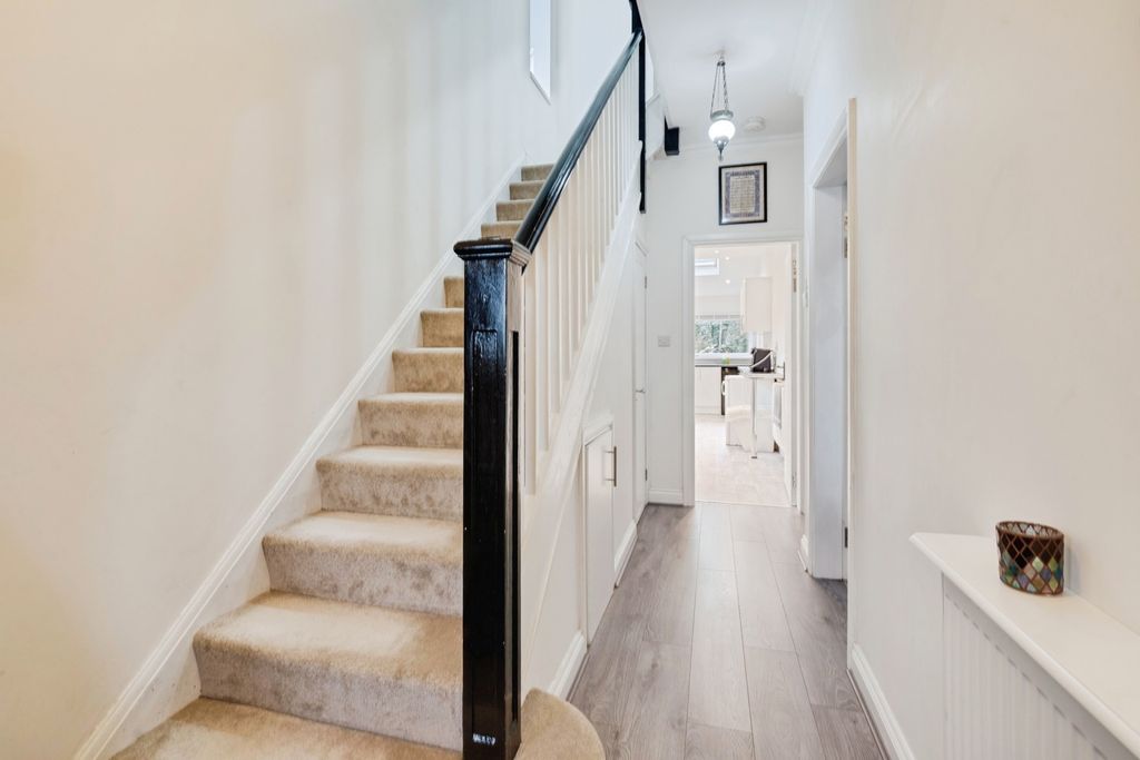 Property photo 2 of 30 Pbox-Img.Jpg