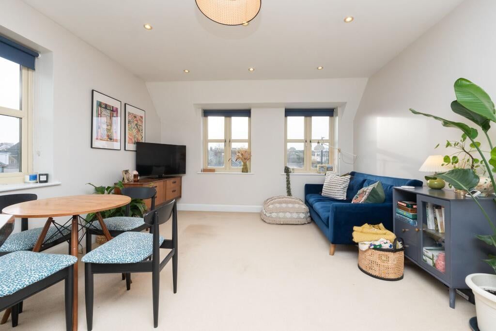 Property photo 2 of 21