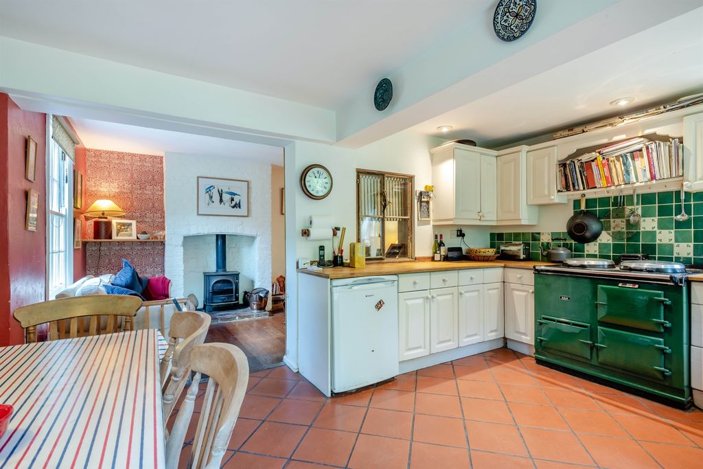 Property photo 2 of 17