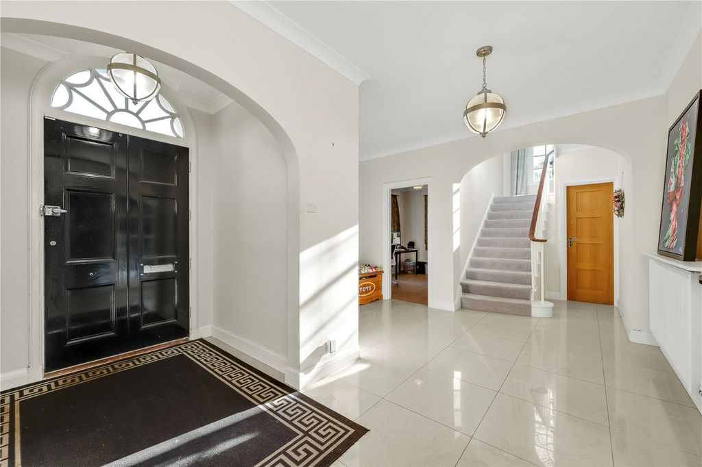 Property photo 2 of 24 Hallway