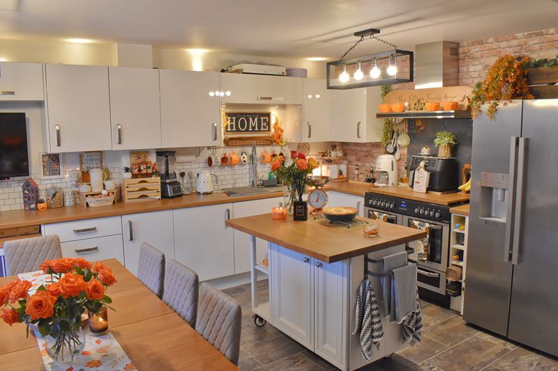 Property photo 3 of 15 Kitchen/Diner