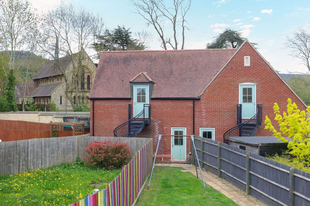 Property photo 2 of 27