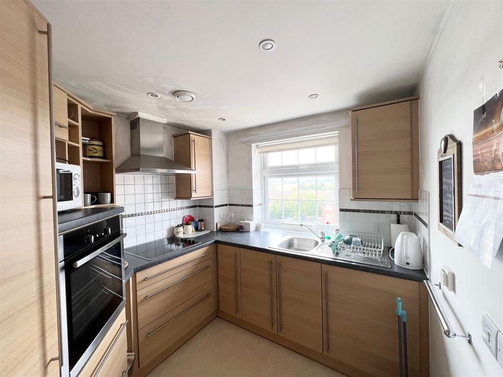 Property photo 3 of 6 Kitchen.Jpg