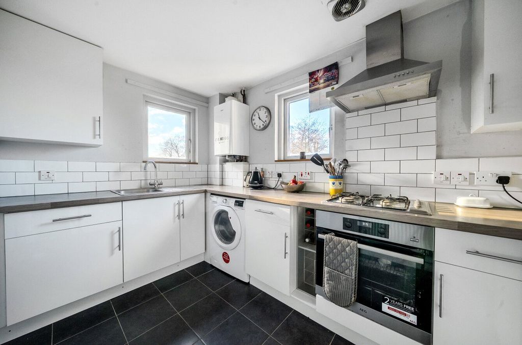 Property photo 2 of 17 Picture No. 01