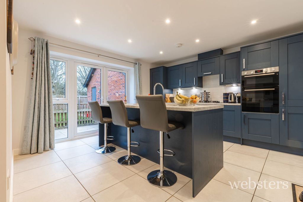 Property photo 3 of 27