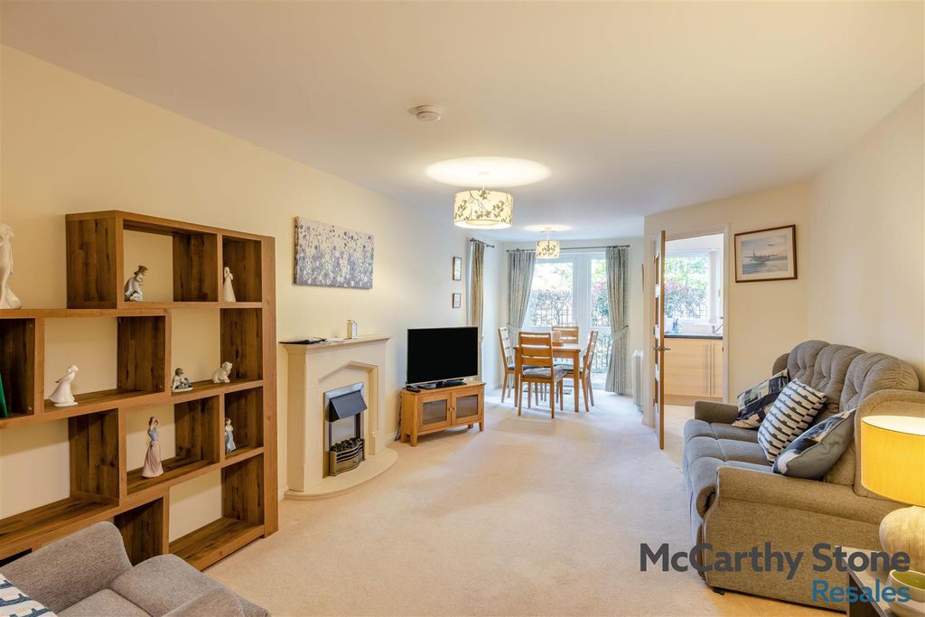 Property photo 2 of 32 8688482-Interior04.Jpg