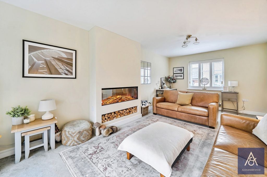 Property photo 2 of 24 Pbox-Img.Jpg
