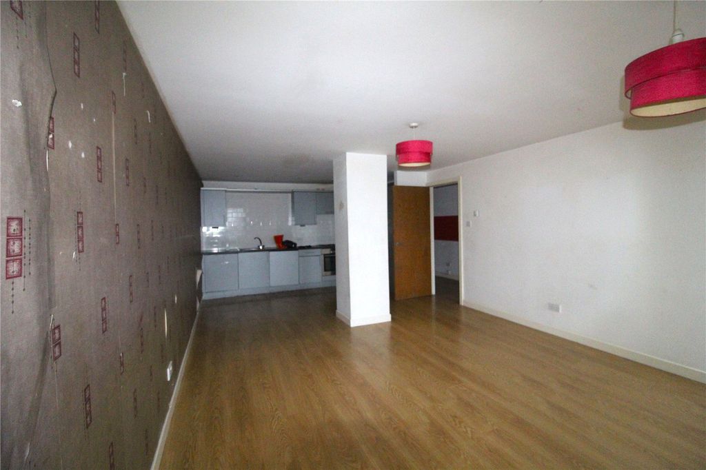 Property photo 3 of 16 Picture No. 12