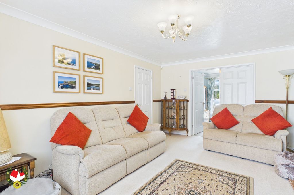 Property photo 2 of 18