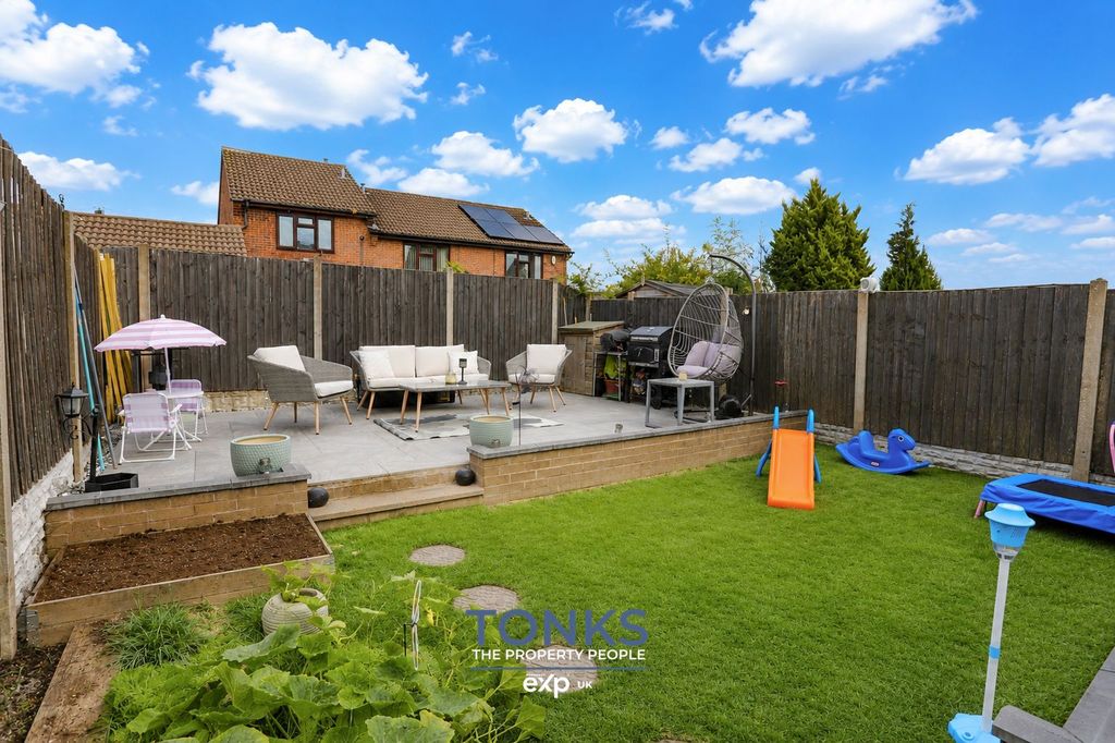 Property photo 2 of 17