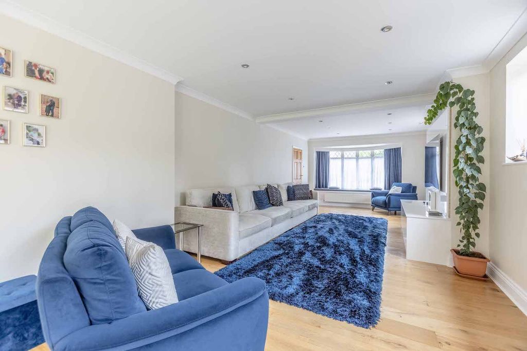 Property photo 3 of 20