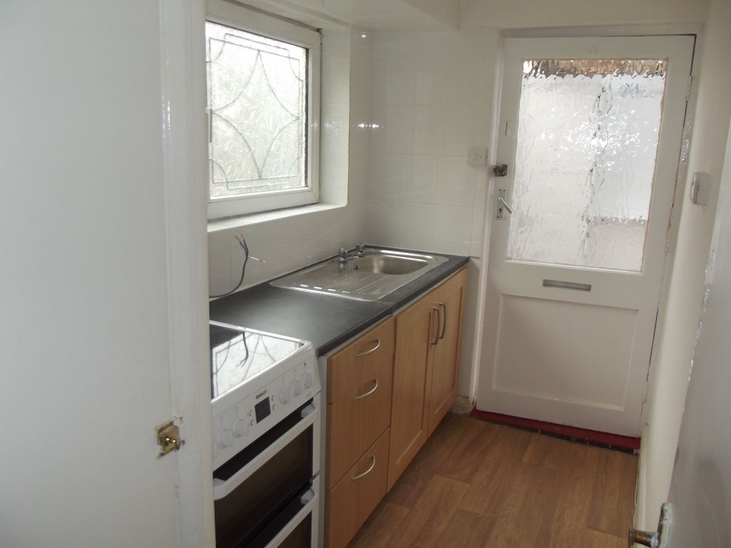 Property photo 2 of 6 Kitchen