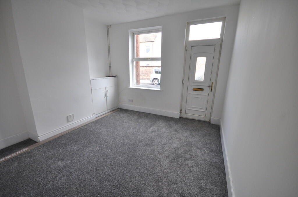 Property photo 2 of 8 Picture No. 09