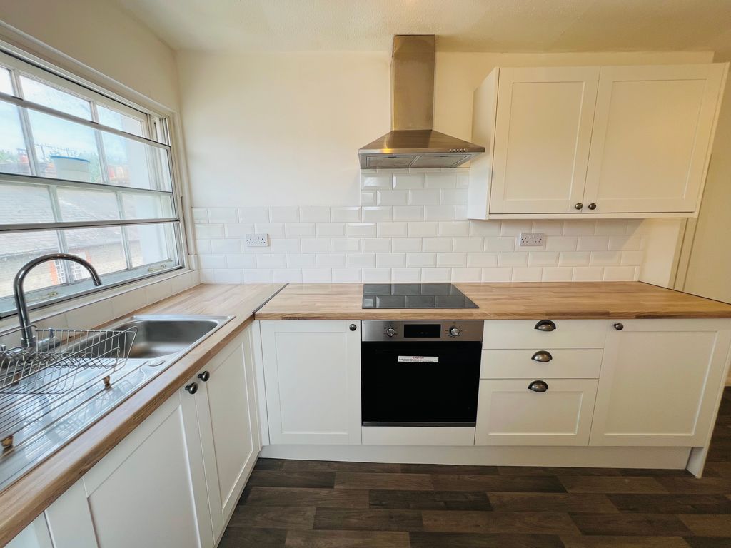 Property photo 2 of 15 Kitchen