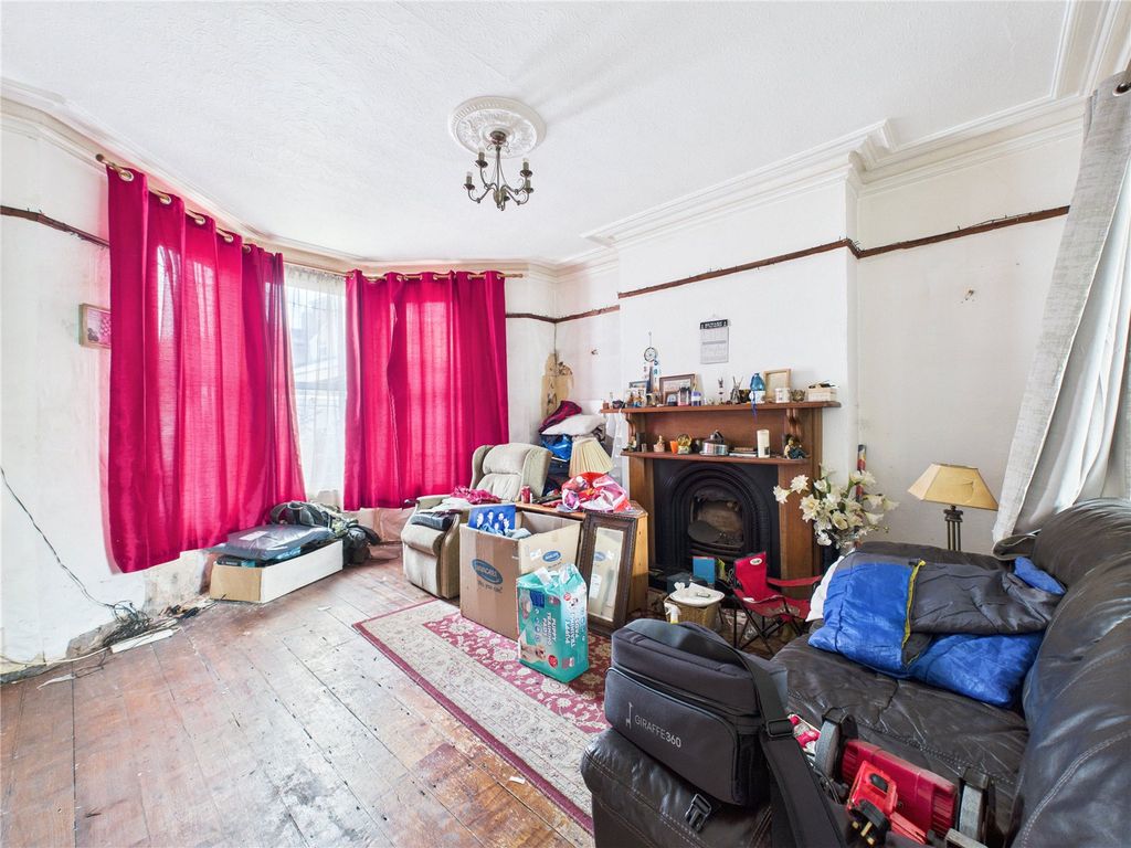Property photo 3 of 25 Picture No. 21
