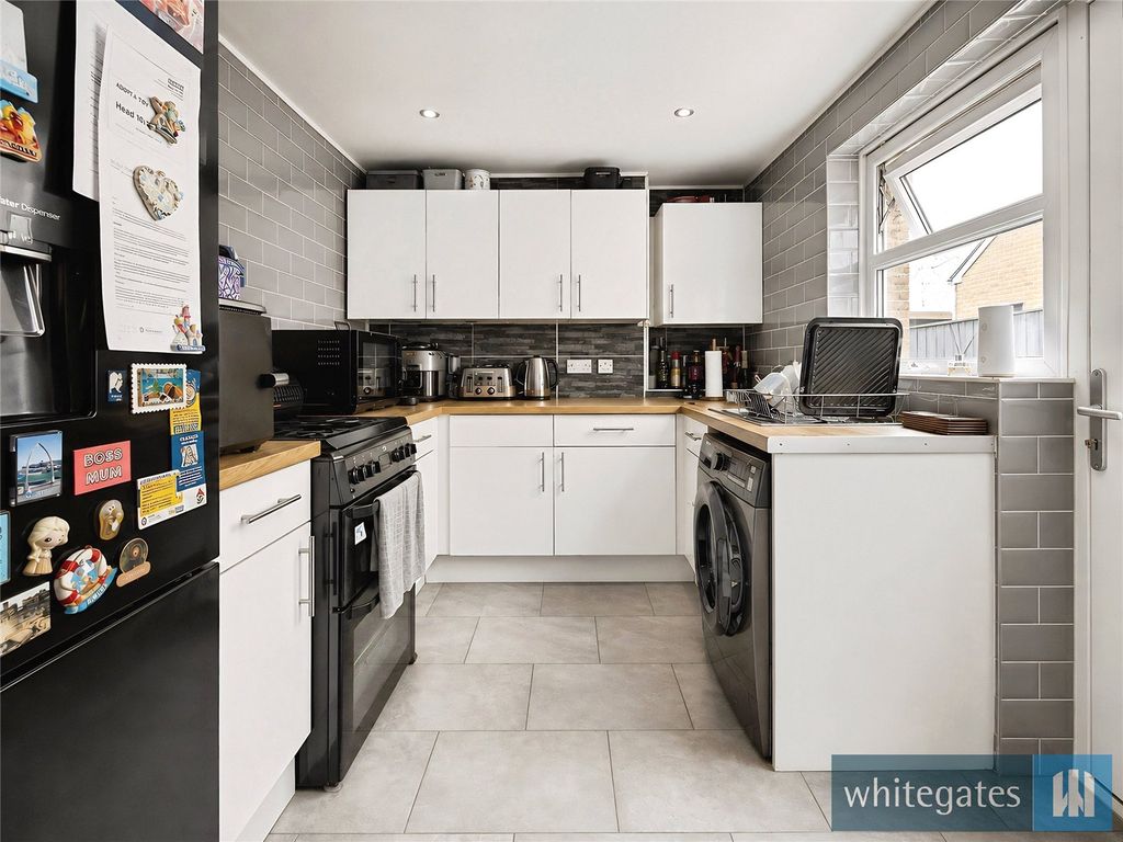 Property photo 2 of 11 Picture No. 04