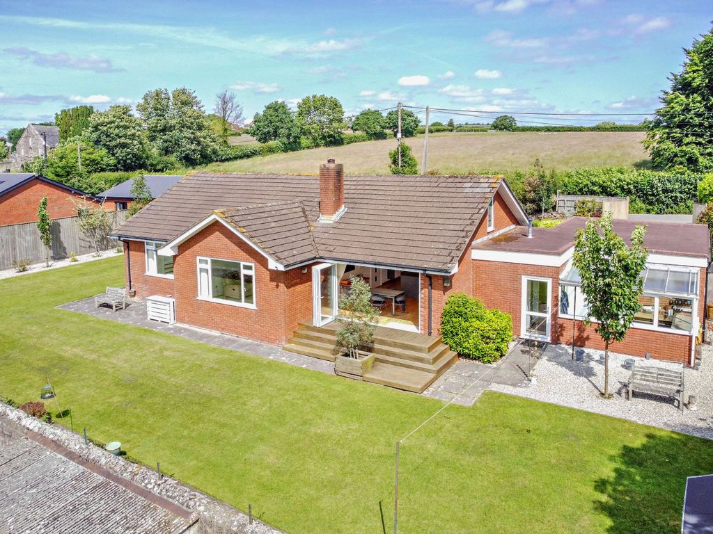 Property photo 3 of 16 Sandhurst