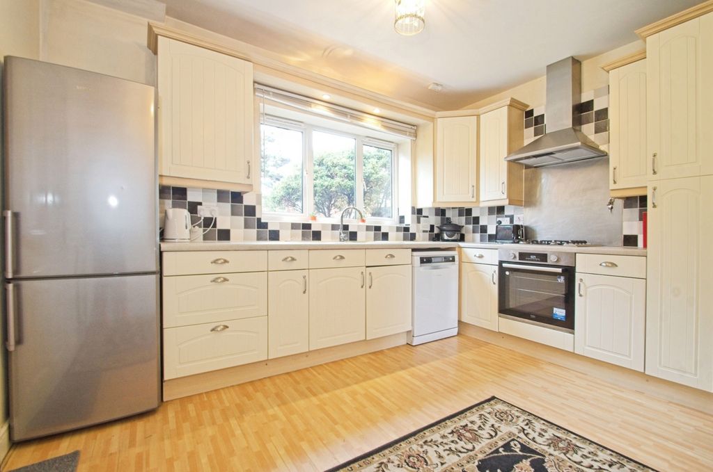 Property photo 3 of 18 Photo