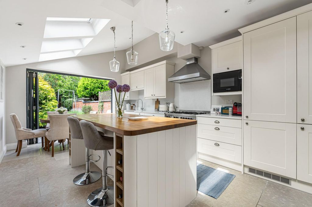 Property photo 3 of 26 Kitchen Breakfast Room