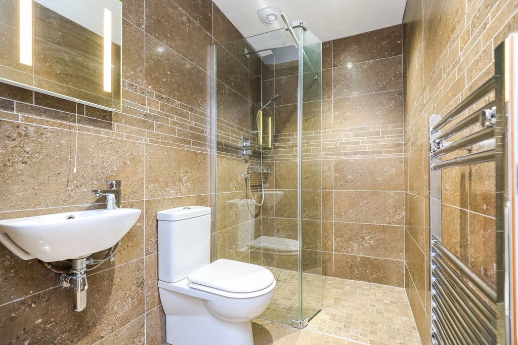 Property photo 3 of 18 Shower Room
