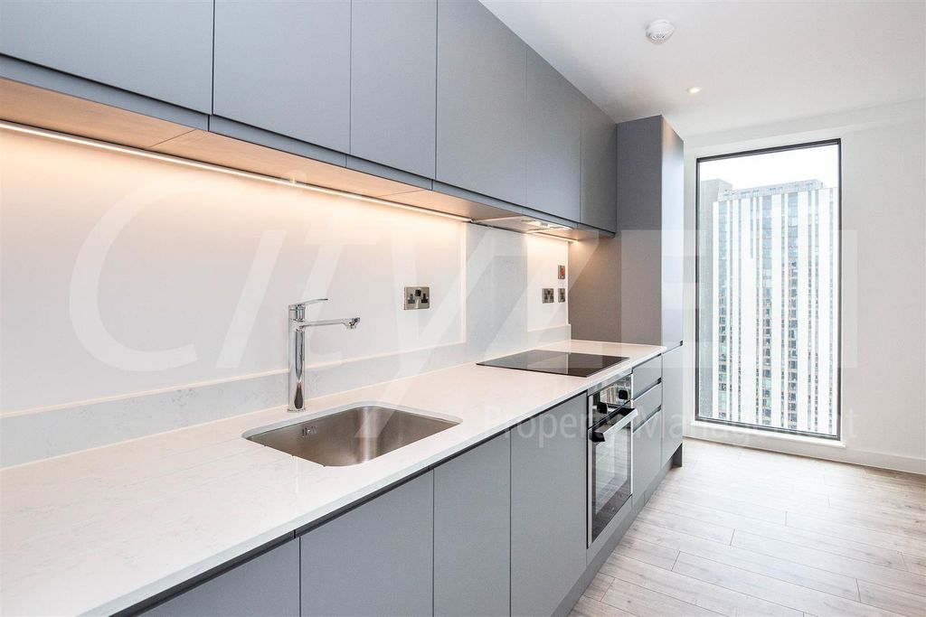 Property photo 2 of 20 Kitchen