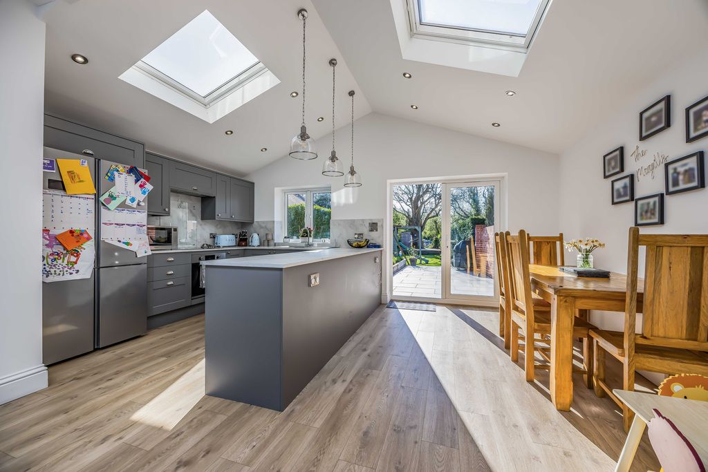 Property photo 2 of 33