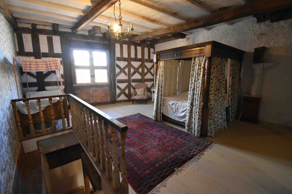 Property photo 2 of 27