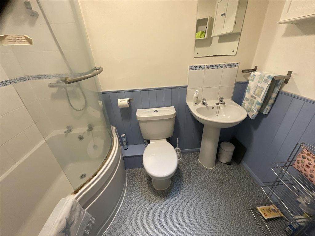 Property photo 3 of 24 9F6CD345-55D2-47C6-Ba28-69Ad8F12251F.Jpeg