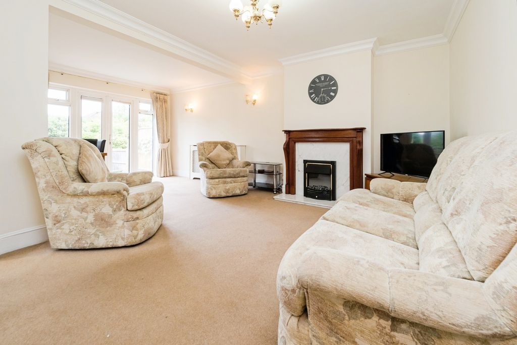 Property photo 3 of 17 Photo