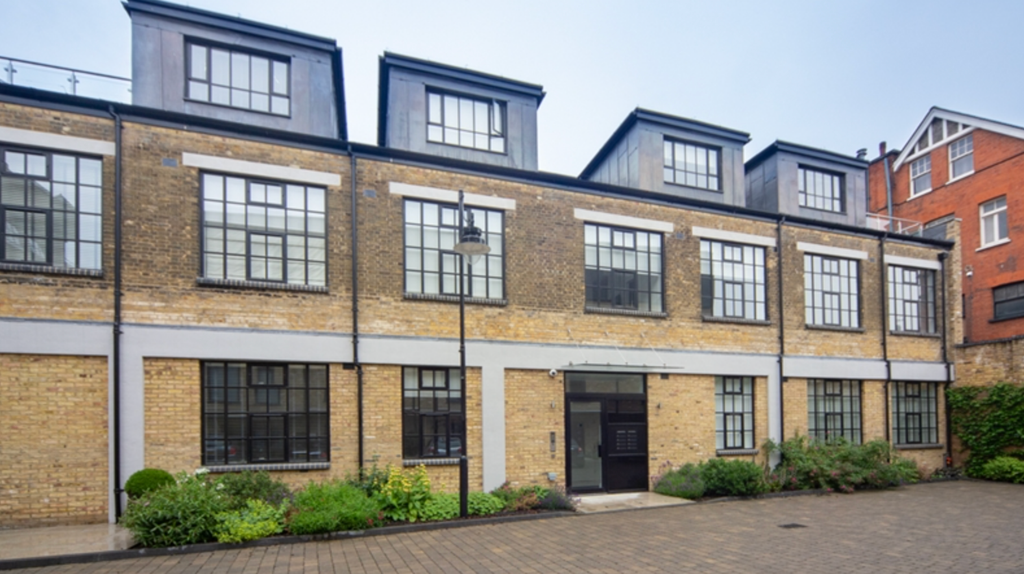 Property photo 2 of 8