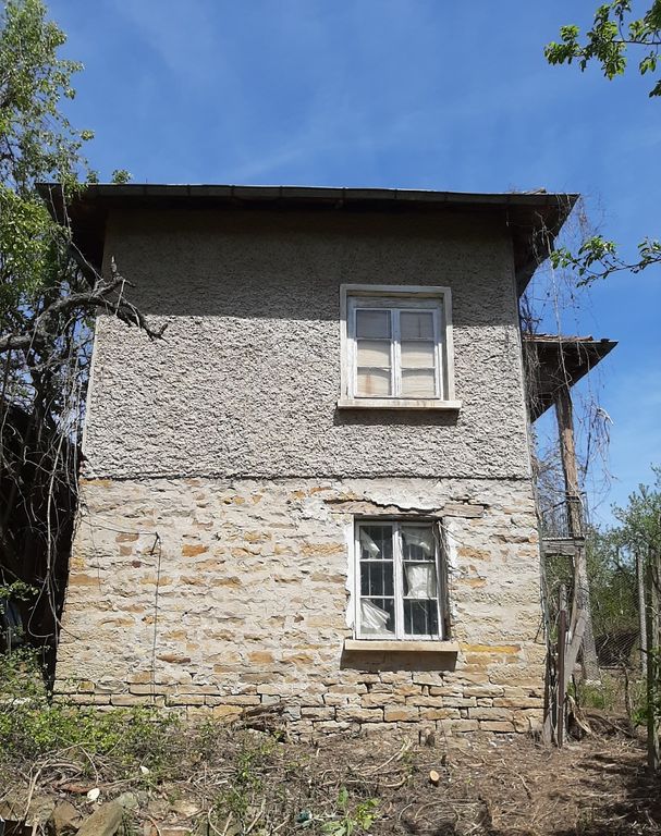 Property photo 2 of 9