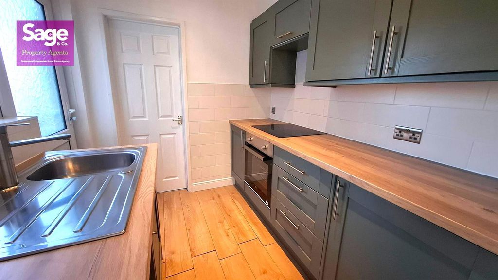 Property photo 3 of 27