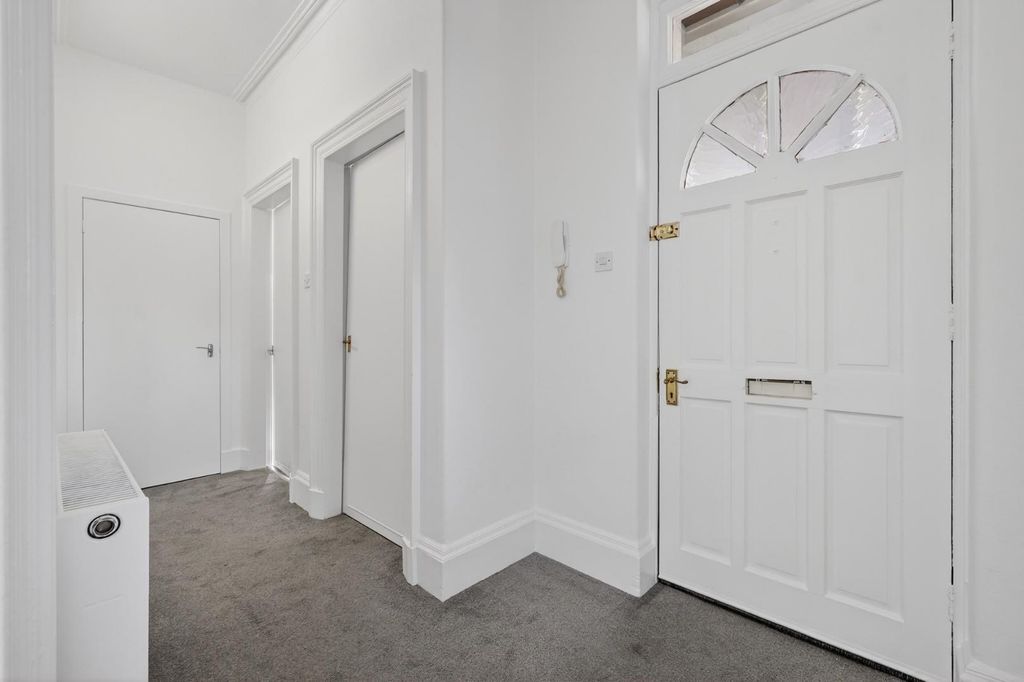 Property photo 3 of 16 79 Nelson St_4.Jpg
