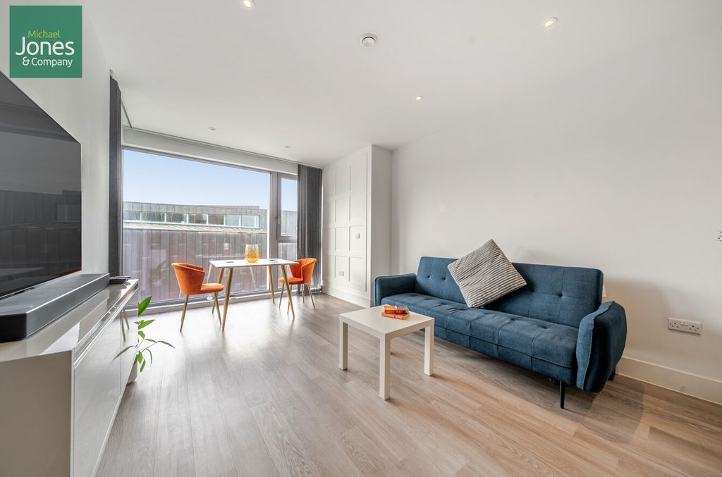 Property photo 1 of 22 Living Room