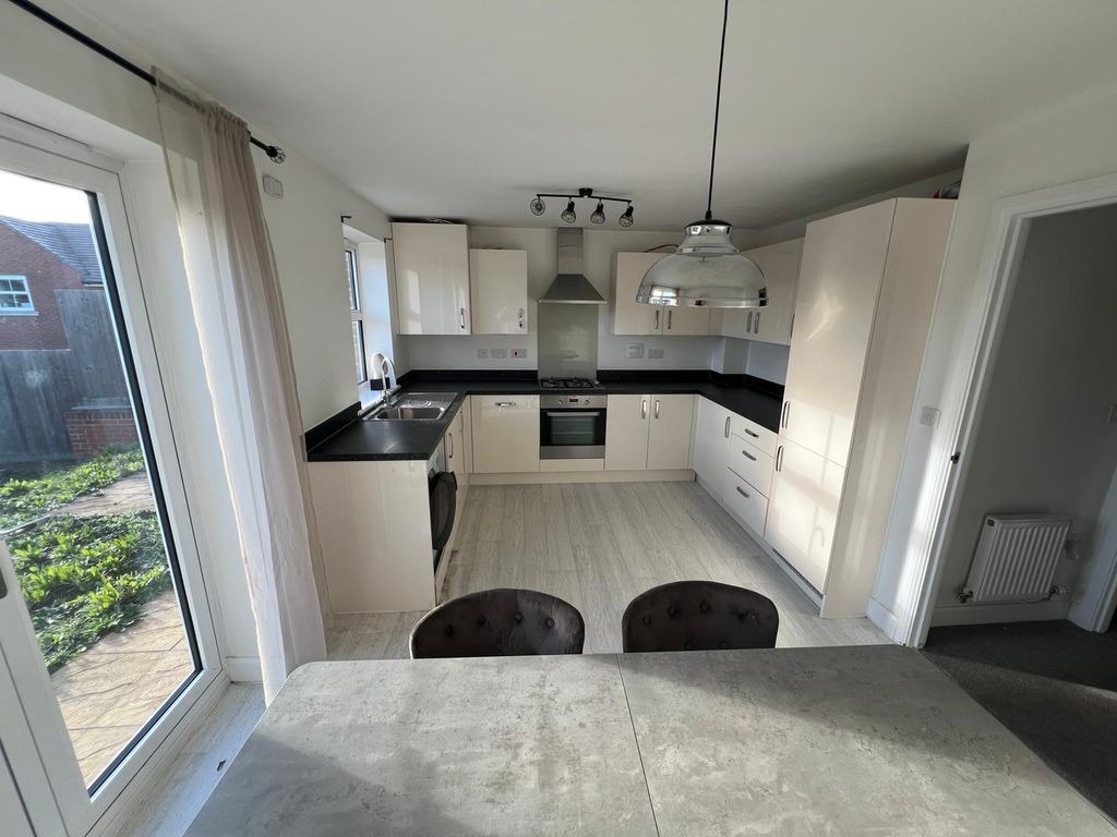 Property photo 2 of 19 Kitchen Diner