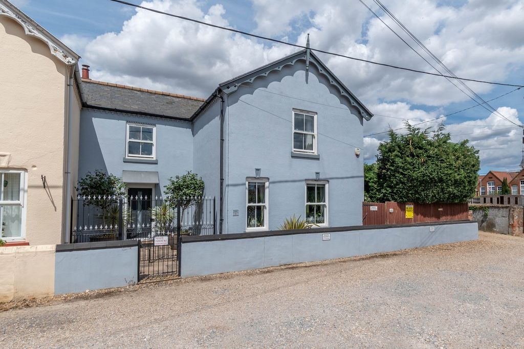 Property photo 1 of 19