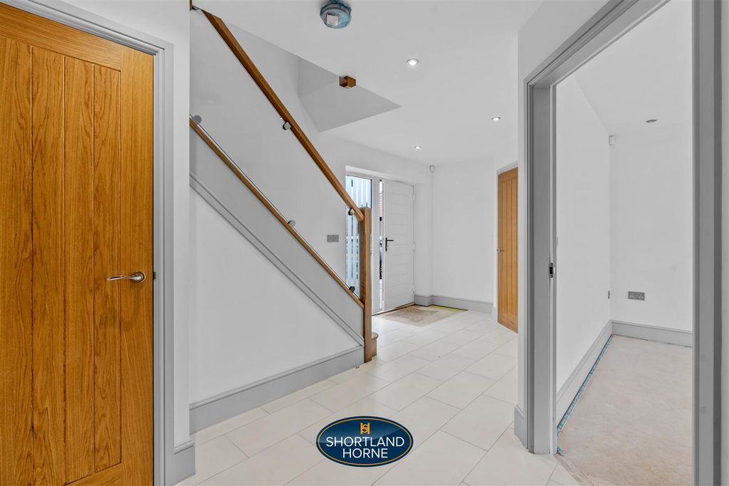 Property photo 2 of 16 Ainsley Grange Wm (55 Of 118).Jpg