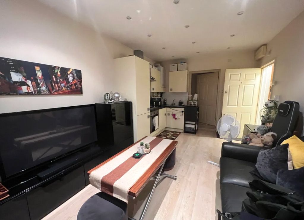 Property photo 3 of 4 Picture No. 03