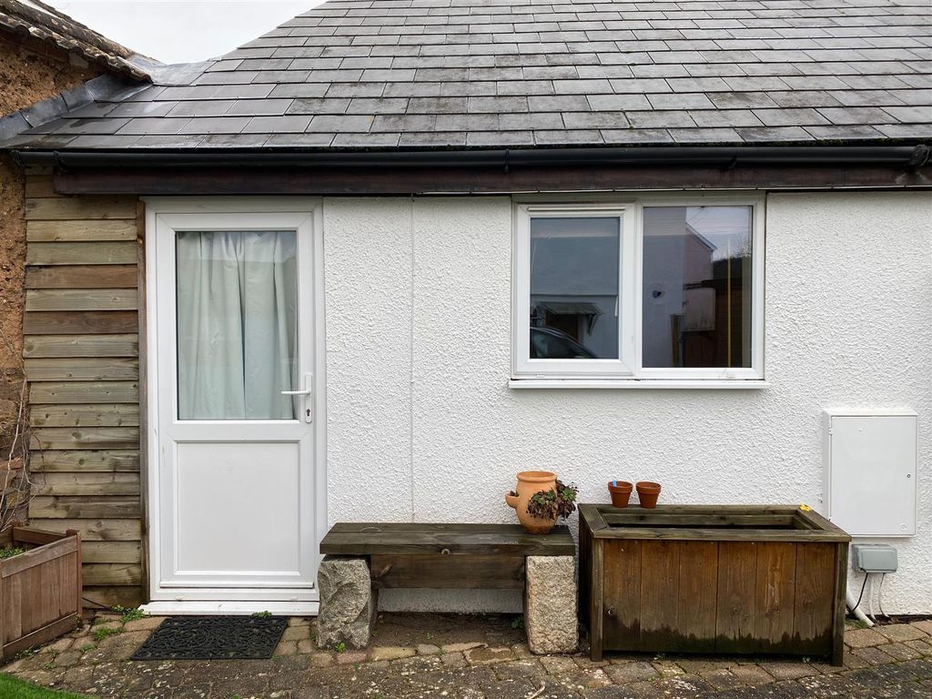 Property photo 1 of 6 External.Jpeg