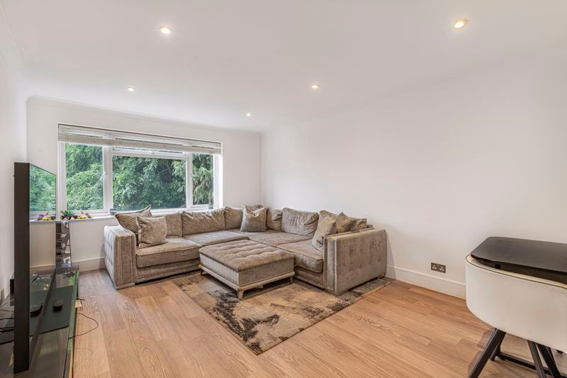 Property photo 1 of 13 Living Room