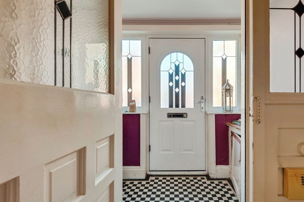 Property photo 2 of 17 Pbox-Img.Jpg