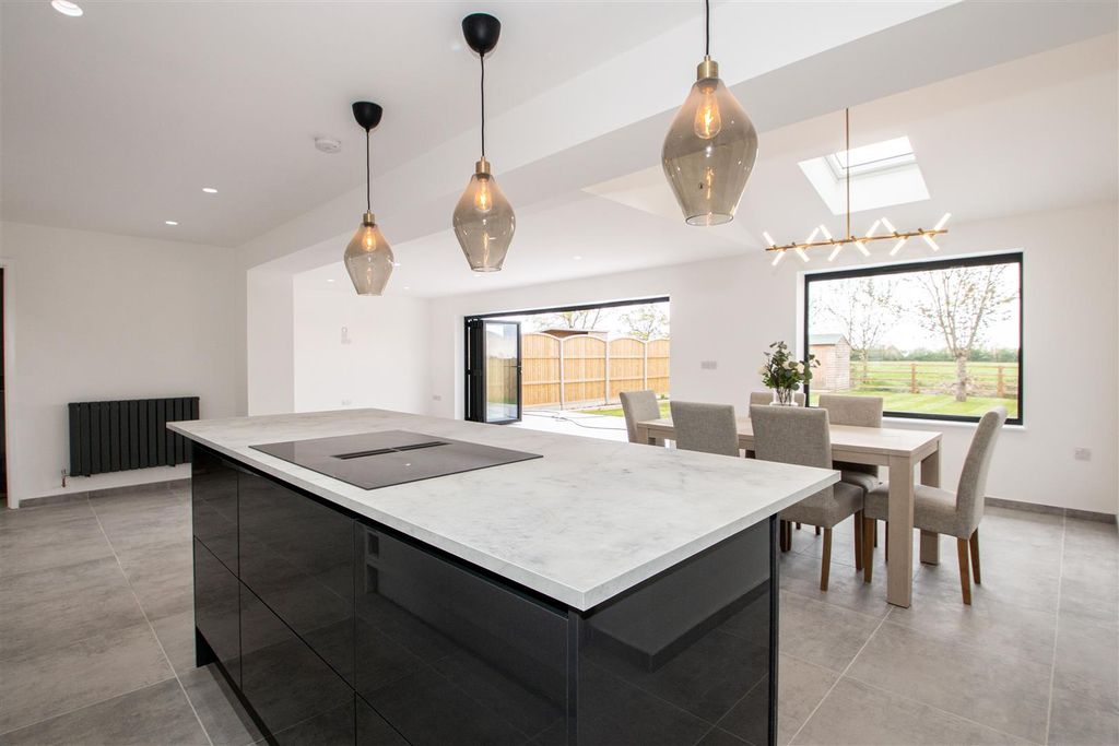 Property photo 1 of 38 46Mursley_8.Jpg